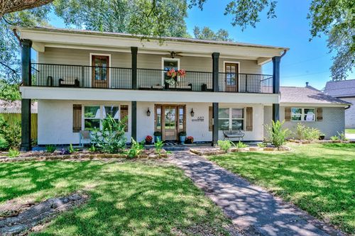 682 Birchwood Dr, Port Neches, TX, 77651-6101 | Card Image