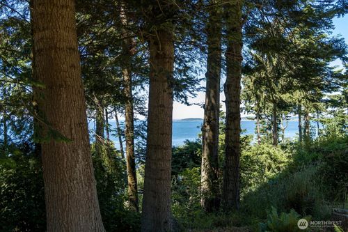 2140 Inverness Way, Coupeville, WA, 98239-9613 | Card Image