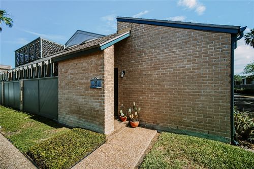 39-39 Rock Creek Dr, Corpus Christi, TX, 78412-4212 | Card Image