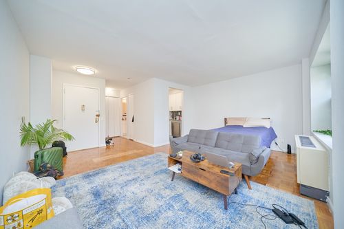 2dd-337 W 43rd St, New York, NY, 10036-6443 | Card Image