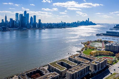 apt-202-150 Henley Pl, Weehawken, NJ, 07086-1304 | Card Image