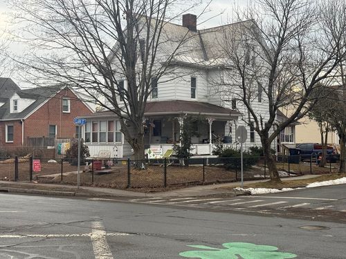 2129 Northampton St, Holyoke, MA, 01040-3437 | Card Image