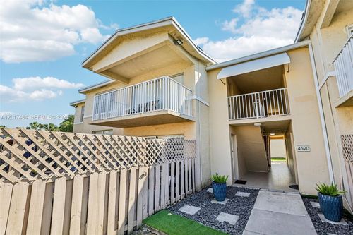 2d-4520 Nw 79th Ave, Doral, FL, 33166-6316 | Card Image