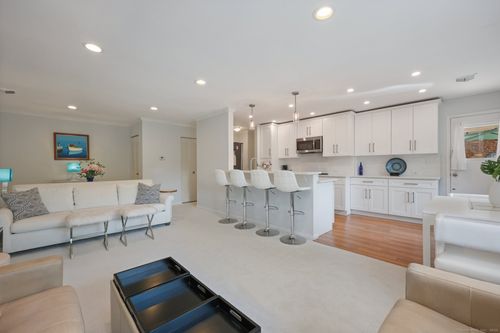195-195 Southport Woods Dr, Southport, CT, 06890-1501 | Card Image
