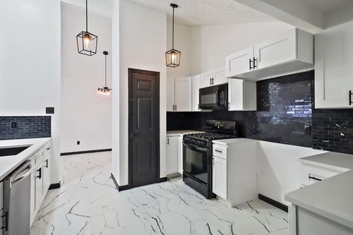 30 Crestbriar Ct, Baytown, TX, 77521-3471 | Card Image