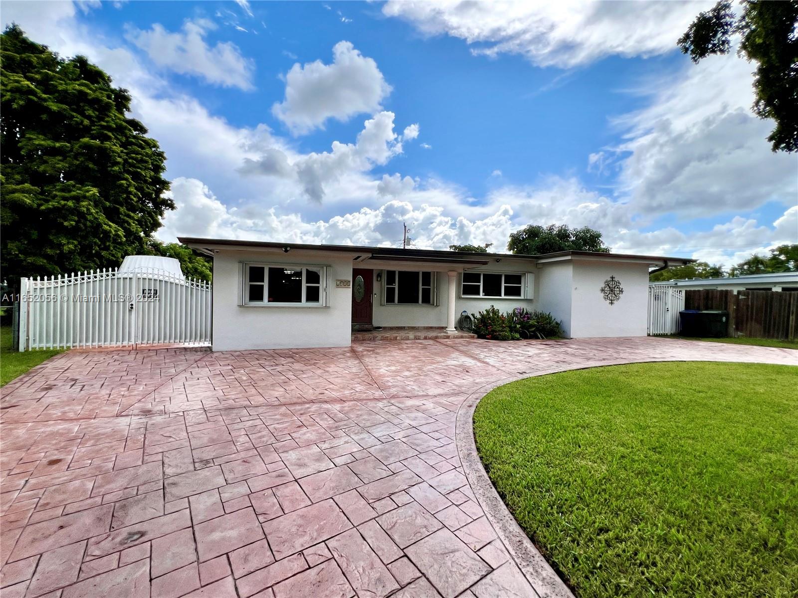 63rd Ct, Miami, FL 33155