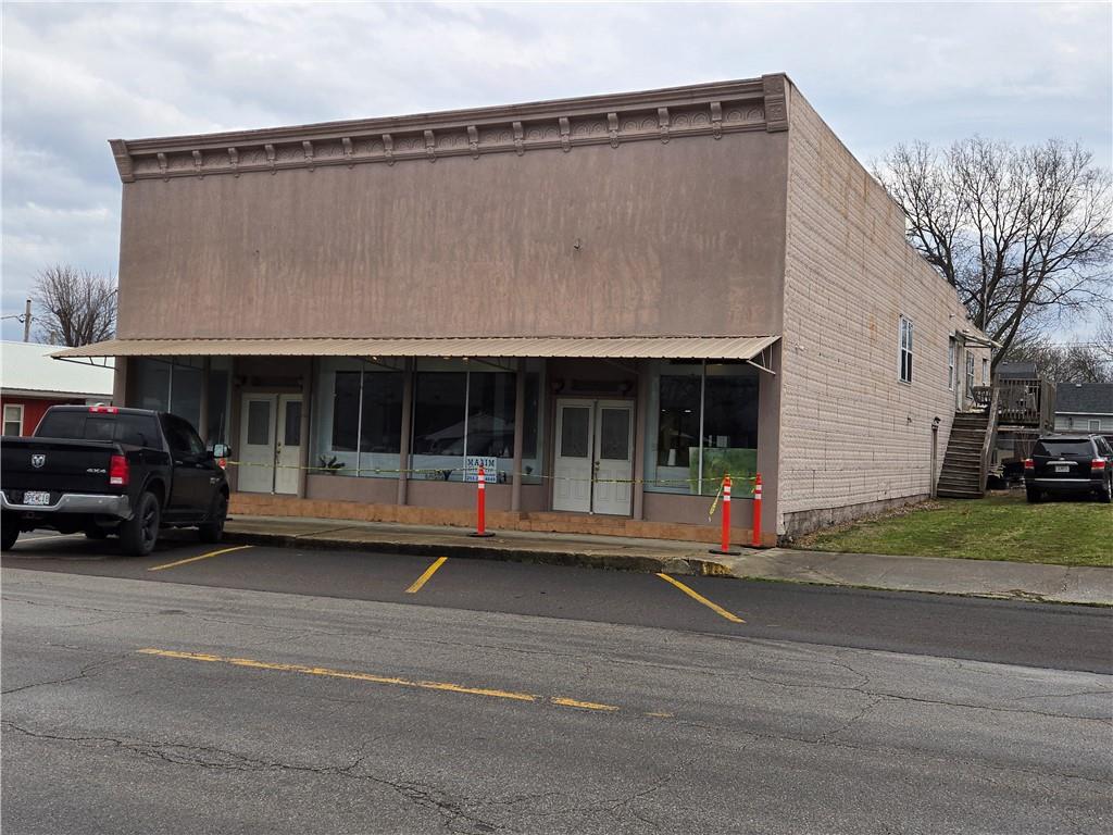 Commercial Sale in Green Ridge