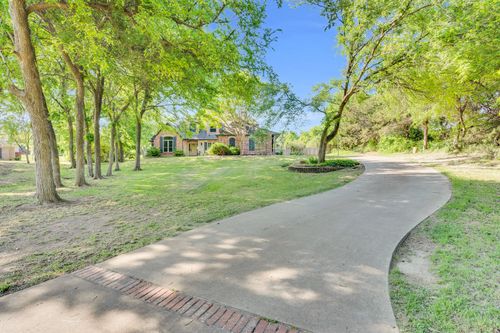2831 Keri Ct, Midlothian, TX, 76065-6610 | Card Image