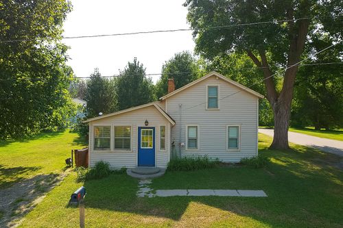 255 N Hawley St, Lyons, MI, 48851-9681 | Card Image