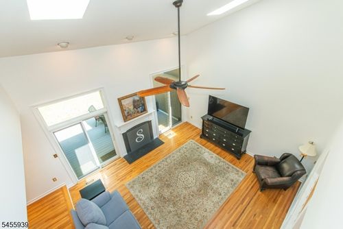 31 Lockley Ct, Mountain Lakes, NJ, 07046-1453 | Card Image