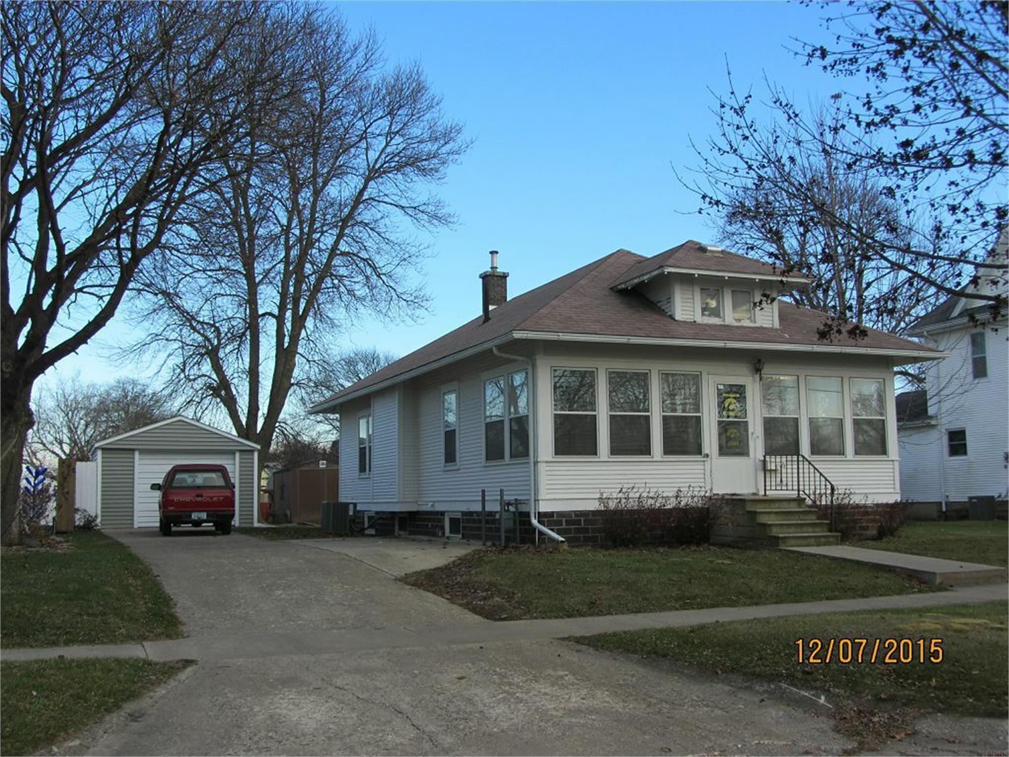 4th St, Grundy Center, IA 50638