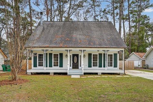 305 Goldenwood St, Mandeville, LA, 70448-6304 | Card Image