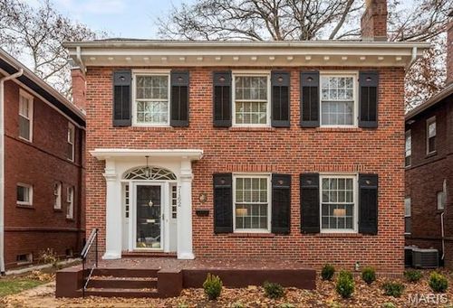 7162 Pershing Ave, University City, MO, 63130-4321 | Card Image