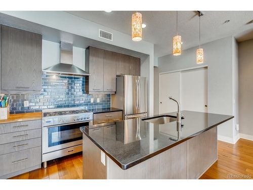 106-2650 Front View Cres, Denver, CO, 80211-5169 | Card Image