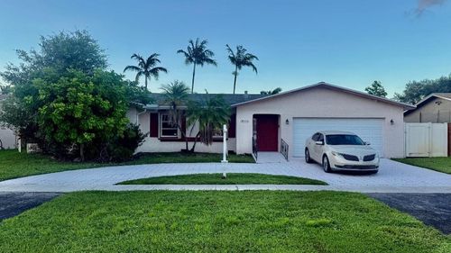 8911 Johnson St, Pembroke Pines, FL, 33024-6449 | Card Image