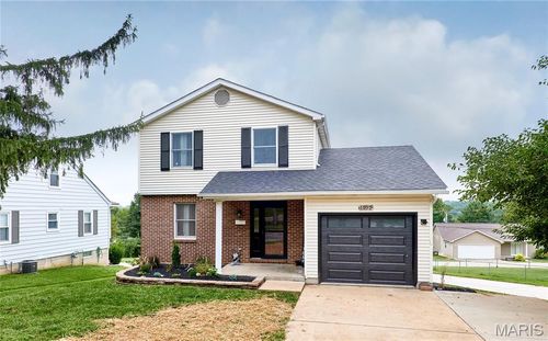 1502 3rd Pkwy, Washington, MO, 63090-3443 | Card Image