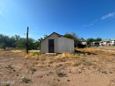 709 N San Manuel Avenue, House other with 2 bedrooms, 1 bathrooms and null parking in Mammoth AZ | Image 3