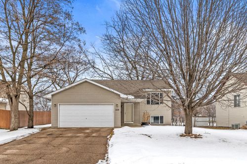 529 5th Ave E, Shakopee, MN, 55379-1570 | Card Image