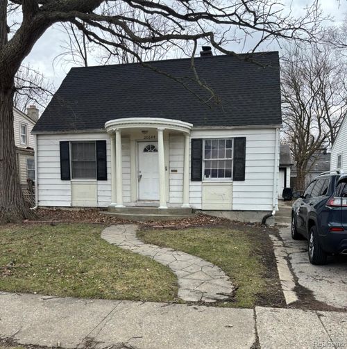 20644 Elkhart St, Harper Woods, MI, 48225-2240 | Card Image