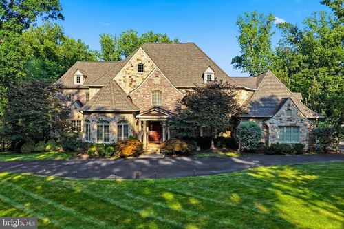 1239 Daleview Dr, MCLEAN, VA, 22102-1538 | Card Image