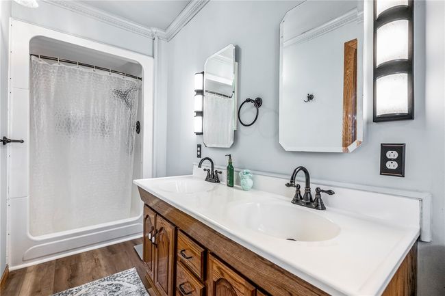 1415 S Madison Ave, House other with 4 bedrooms, 2 bathrooms and null parking in Aurora MO | Image 17