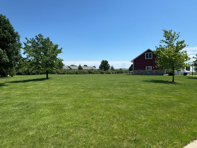 Yard from NW corner | Image 4