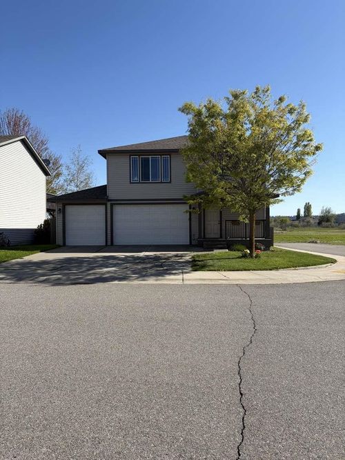 9313 W Foxtail Ln, Spokane, WA, 99224-6078 | Card Image