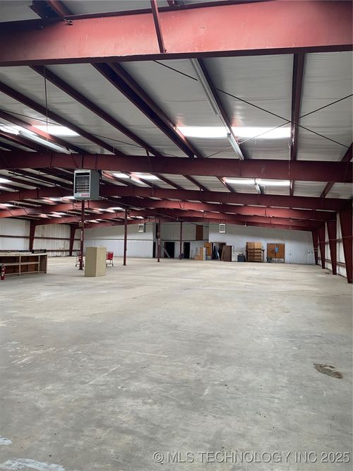 614 Moore St Sw, Ardmore, OK, 73401-5271 | Card Image