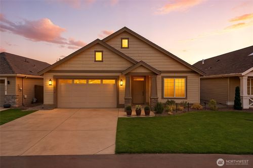 673 Se Whimbrel Loop, College Place, WA, 99324-2056 | Card Image