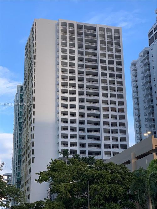 1402-170 Se 14th St, Miami, FL, 33131-3334 | Card Image