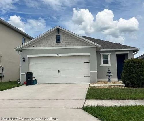3925 Angola Ln, Sanford, FL, 32771-9652 | Card Image