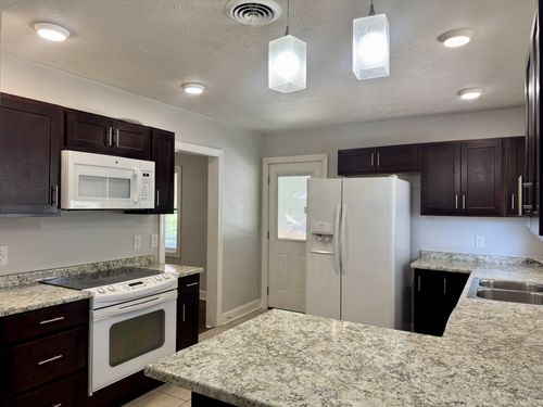 817 Rockwood Hts, Clarksville, TN, 37040-1977 | Card Image