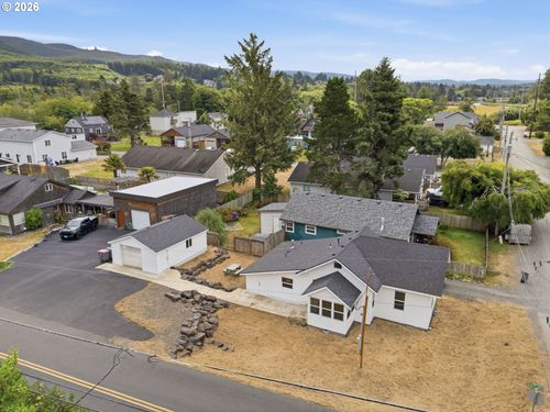 1325 12th Ave, Seaside, OR, 97138 | Card Image