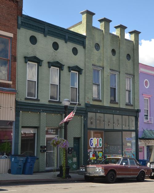 120 S Main St, Harrodsburg, KY, 40330-1633 | Card Image