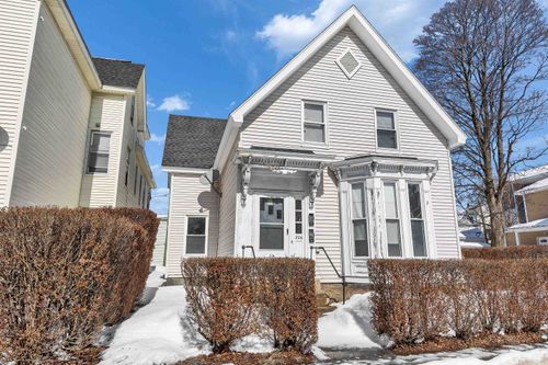 326 Lake Ave, Manchester, NH, 03103-4819 | Card Image