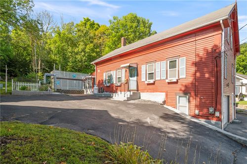 54 Grove St, Pascoag, RI, 02859-3142 | Card Image