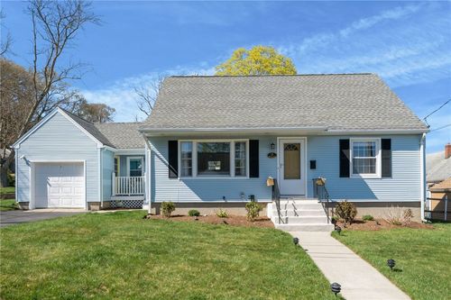 11 Bellevue Dr, Cranston, RI, 02920-4001 | Card Image