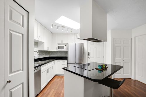 b310-40120 Willow Cres, Squamish, BC, V8B0L7 | Card Image