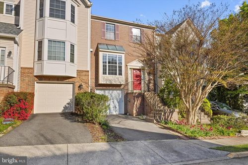 6897 Kerrywood Cir, CENTREVILLE, VA, 20121-5041 | Card Image