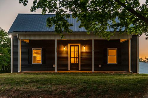 129 S Cedar St, Cross Plains, TN, 37049-2504 | Card Image