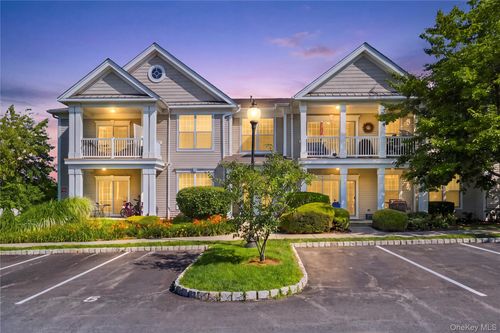 418 Saratoga Ln, Fishkill, NY, 12524-4932 | Card Image