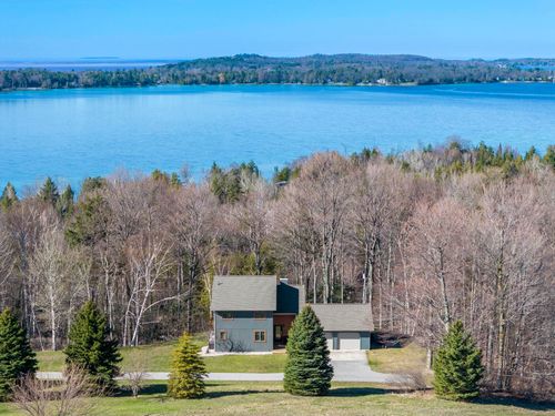 4692 E Duck Lake Rd, Lake Leelanau, MI, 49653-9427 | Card Image
