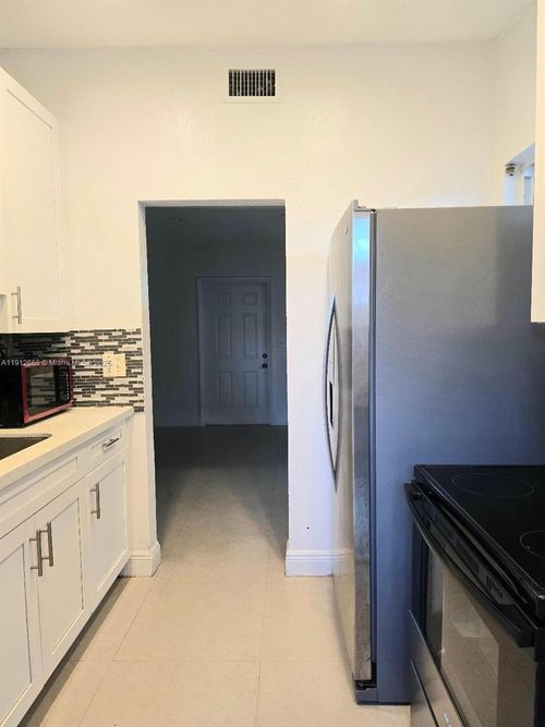 3621 Sw 47th Ave, West Park, FL, 33023-5554 | Card Image