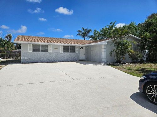 2885 Cambridge Rd, LAKE WORTH, FL, 33462-3814 | Card Image