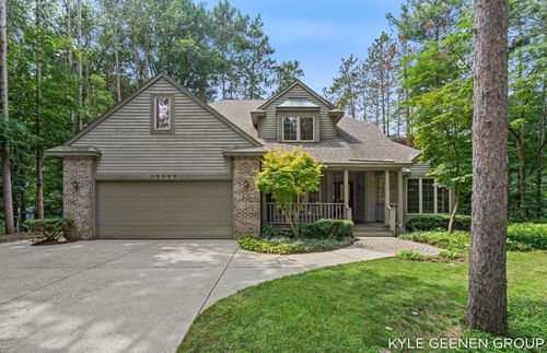 13469 Redbird Ln, Grand Haven, MI, 49417-9464 | Card Image