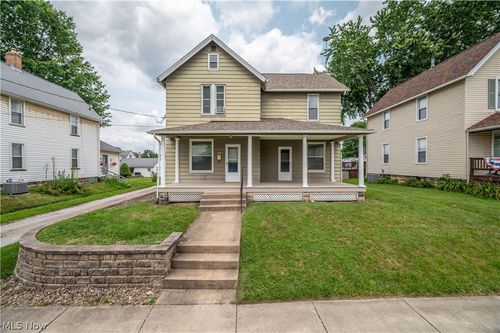 266 W Martin St, East Palestine, OH, 44413-1730 | Card Image