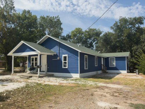 711 Jefferson St, Teague, TX, 75860-1539 | Card Image