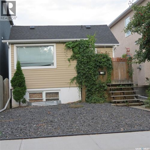 2256 Wascana St, Regina, SK, S4T4K2 | Card Image
