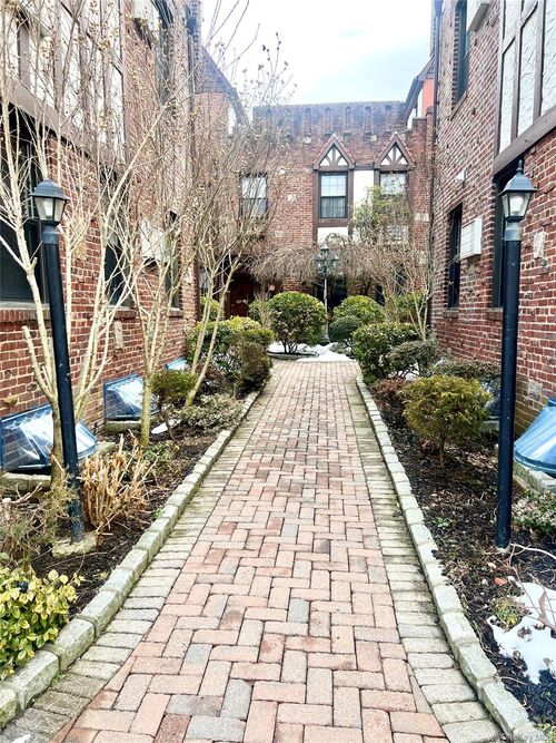 189-40 #10 37 Avenue, New York, NY, 11358 | Card Image