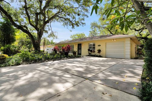 3118 W Fielder St, TAMPA, FL, 33611-2910 | Card Image